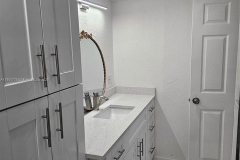 Condominio en venta en Lauderhill, Florida, 2 dormitorios, 117.06 m2 № 1955258 - foto 21
