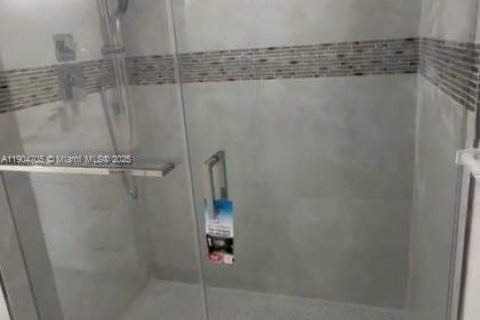 Condominio en venta en Lauderhill, Florida, 2 dormitorios, 117.06 m2 № 1955258 - foto 23