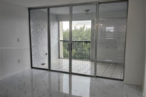 Condominio en venta en Lauderhill, Florida, 2 dormitorios, 117.06 m2 № 1955258 - foto 26
