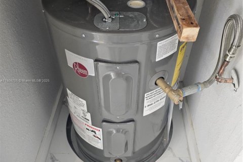 Condominio en venta en Lauderhill, Florida, 2 dormitorios, 117.06 m2 № 1955258 - foto 27