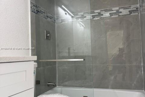 Condominio en venta en Lauderhill, Florida, 2 dormitorios, 117.06 m2 № 1955258 - foto 19