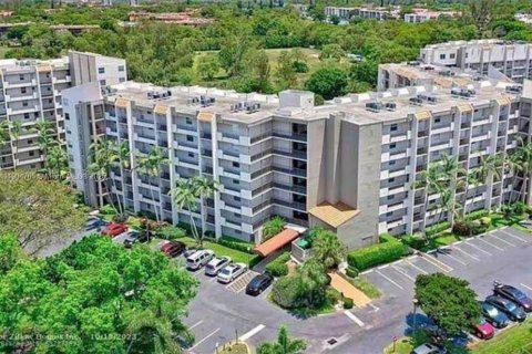 Condo in Lauderhill, Florida, 2 bedrooms  № 1955258 - photo 14