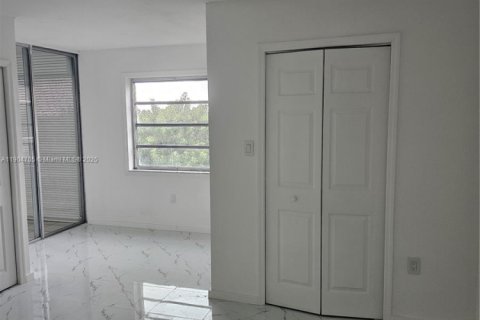 Condominio en venta en Lauderhill, Florida, 2 dormitorios, 117.06 m2 № 1955258 - foto 20