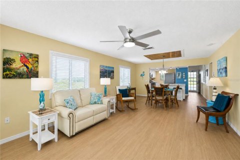 Condominio en venta en Bradenton, Florida, 2 dormitorios, 125.42 m2 № 2355121 - foto 17