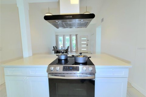 Casa en venta en Kissimmee, Florida, 5 dormitorios, 146.32 m2 № 1900370 - foto 30