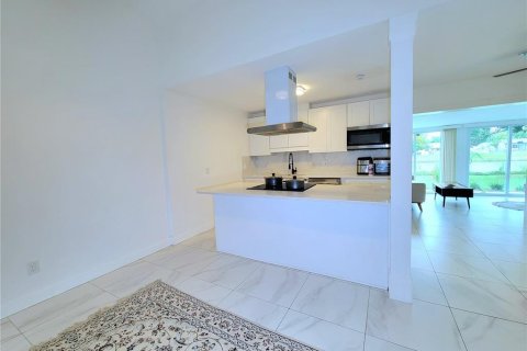 Casa en venta en Kissimmee, Florida, 5 dormitorios, 146.32 m2 № 1900370 - foto 26