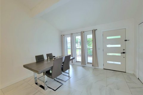 Casa en venta en Kissimmee, Florida, 5 dormitorios, 146.32 m2 № 1900370 - foto 25