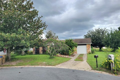 Casa en venta en Kissimmee, Florida, 5 dormitorios, 146.32 m2 № 1900370 - foto 4