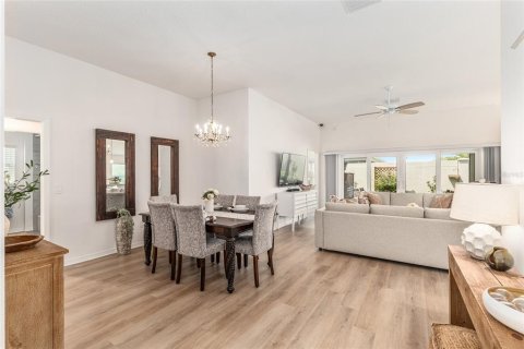 Casa en venta en The Villages, Florida, 3 dormitorios, 172.89 m2 № 1912573 - foto 13