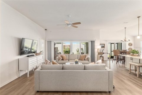 Casa en venta en The Villages, Florida, 3 dormitorios, 172.89 m2 № 1912573 - foto 16