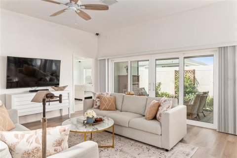 Casa en venta en The Villages, Florida, 3 dormitorios, 172.89 m2 № 1912573 - foto 18