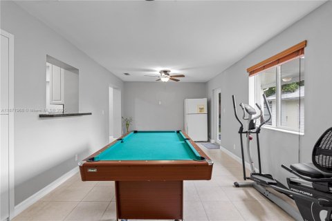 Casa en venta en Miami, Florida, 5 dormitorios, 168.06 m2 № 1925362 - foto 17