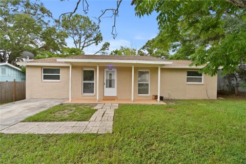 Villa ou maison à vendre à Clearwater, Floride: 4 chambres, 106.84 m2 № 1800164 - photo 2