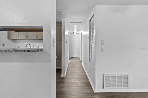 Villa ou maison à vendre à Clearwater, Floride: 4 chambres, 106.84 m2 № 1800164 - photo 9