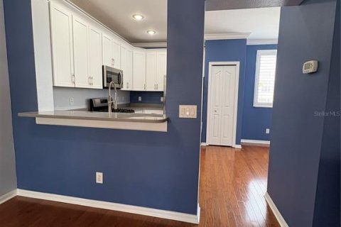 Townhouse in Tampa, Florida 3 bedrooms, 153.1 sq.m. № 2230061 - photo 13