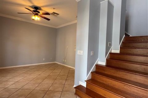 Townhouse in Tampa, Florida 3 bedrooms, 153.1 sq.m. № 2230061 - photo 4