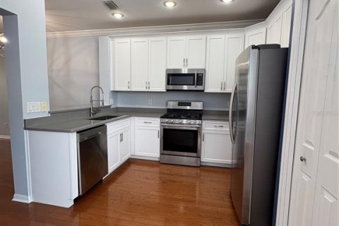 Townhouse in Tampa, Florida 3 bedrooms, 153.1 sq.m. № 2230061 - photo 14