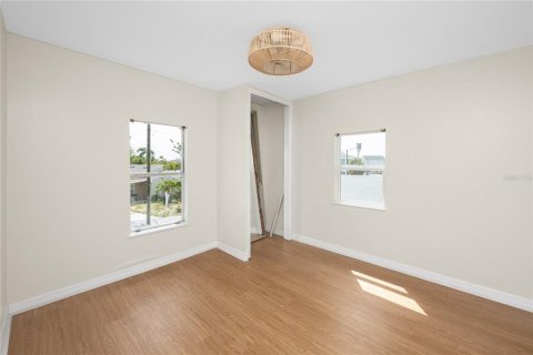 Casa en venta en Madeira Beach, Florida, 3 dormitorios, 124.12 m2 № 1776871 - foto 25