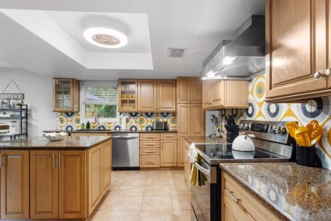 Villa ou maison à vendre à Bradenton, Floride: 4 chambres, 246.19 m2 № 2415220 - photo 9