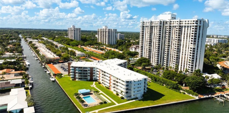 Condo à Miami Shores, Floride, 2 chambres  № 1953016