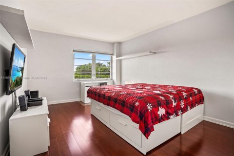 Copropriété à vendre à Miami Shores, Floride: 2 chambres, 107.21 m2 № 1953016 - photo 21