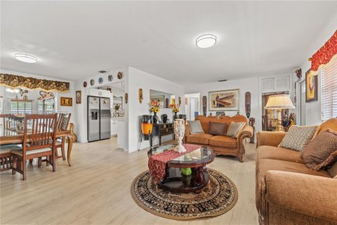 Casa en venta en Pembroke Pines, Florida, 3 dormitorios, 162.3 m2 № 1752531 - foto 5