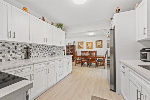 Casa en venta en Pembroke Pines, Florida, 3 dormitorios, 162.3 m2 № 1752531 - foto 7