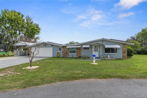House in Inverness, Florida 3 bedrooms, 108.14 sq.m. № 2150978 - photo 5