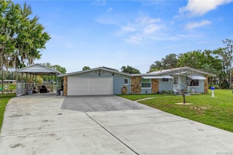 House in Inverness, Florida 3 bedrooms, 108.14 sq.m. № 2150978 - photo 4