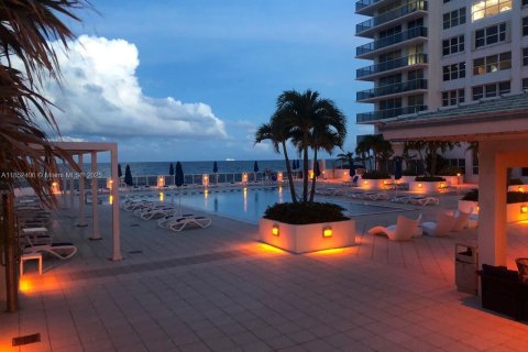 Copropriété à vendre à Hollywood, Floride: 2 chambres, 126.35 m2 № 2274435 - photo 6