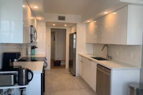 Copropriété à vendre à Hollywood, Floride: 2 chambres, 126.35 m2 № 2274435 - photo 29