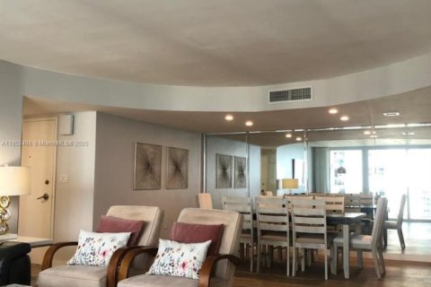 Copropriété à vendre à Hollywood, Floride: 2 chambres, 126.35 m2 № 2274435 - photo 21