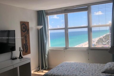 Copropriété à vendre à Hollywood, Floride: 2 chambres, 126.35 m2 № 2274435 - photo 23