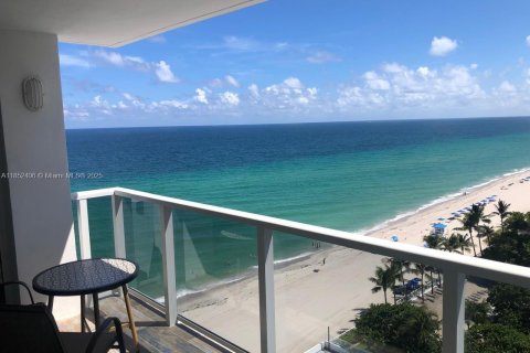 Copropriété à vendre à Hollywood, Floride: 2 chambres, 126.35 m2 № 2274435 - photo 16