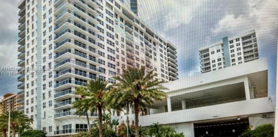 Condo à Hollywood, Floride, 2 chambres № 2274435