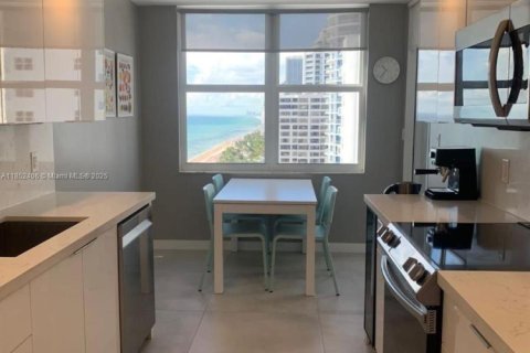 Copropriété à vendre à Hollywood, Floride: 2 chambres, 126.35 m2 № 2274435 - photo 28