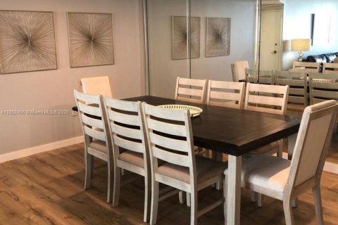 Copropriété à vendre à Hollywood, Floride: 2 chambres, 126.35 m2 № 2274435 - photo 20