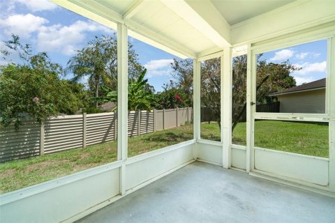 House in Mount Dora, Florida 3 bedrooms, 113.15 sq.m. № 1883434 - photo 15