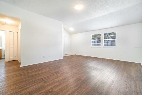 House in Mount Dora, Florida 3 bedrooms, 113.15 sq.m. № 1883434 - photo 11