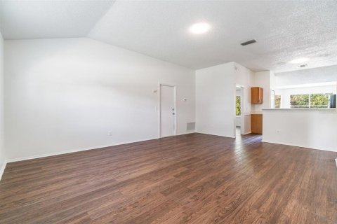 House in Mount Dora, Florida 3 bedrooms, 113.15 sq.m. № 1883434 - photo 9