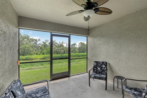 House in Dade City, Florida 4 bedrooms, 207.82 sq.m. № 1919724 - photo 24