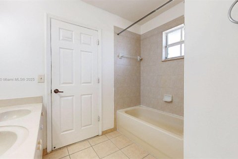 Купить таунхаус в Хомстед, Флорида 3 спальни, 153.94м2, № 1954320 - фото 22