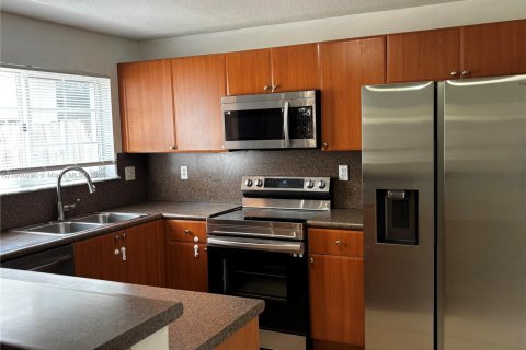 Adosado en venta en Homestead, Florida, 3 dormitorios, 153.94 m2 № 1954320 - foto 2