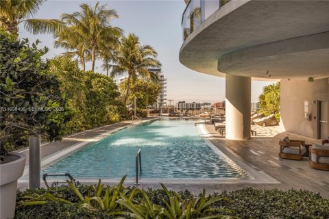 Снять в аренду кондоминиум в Майами, Флорида 2 спальни, 107.86м2, № 1999867 - фото 30