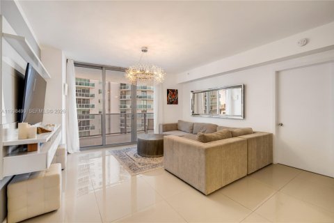 Снять в аренду кондоминиум в Майами, Флорида 2 спальни, 107.86м2, № 1999867 - фото 4