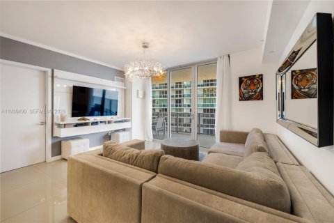 Снять в аренду кондоминиум в Майами, Флорида 2 спальни, 107.86м2, № 1999867 - фото 7