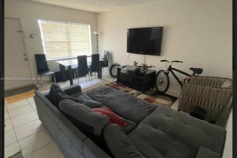 Купить кондоминиум в Дирфилд-Бич, Флорида 2 спальни, 66.98м2, № 1955601 - фото 1