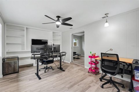 House in Clearwater, Florida 3 bedrooms, 153.01 sq.m. № 2203152 - photo 21