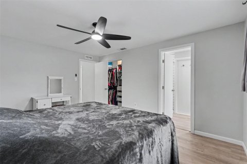 House in Clearwater, Florida 3 bedrooms, 153.01 sq.m. № 2203152 - photo 29