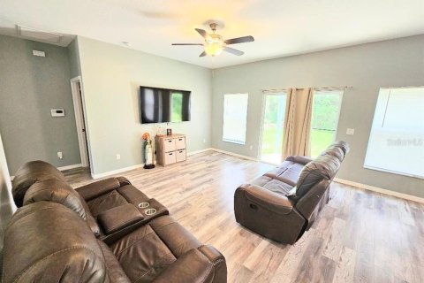 Casa en venta en Dade City, Florida, 5 dormitorios, 191.29 m2 № 1906380 - foto 13